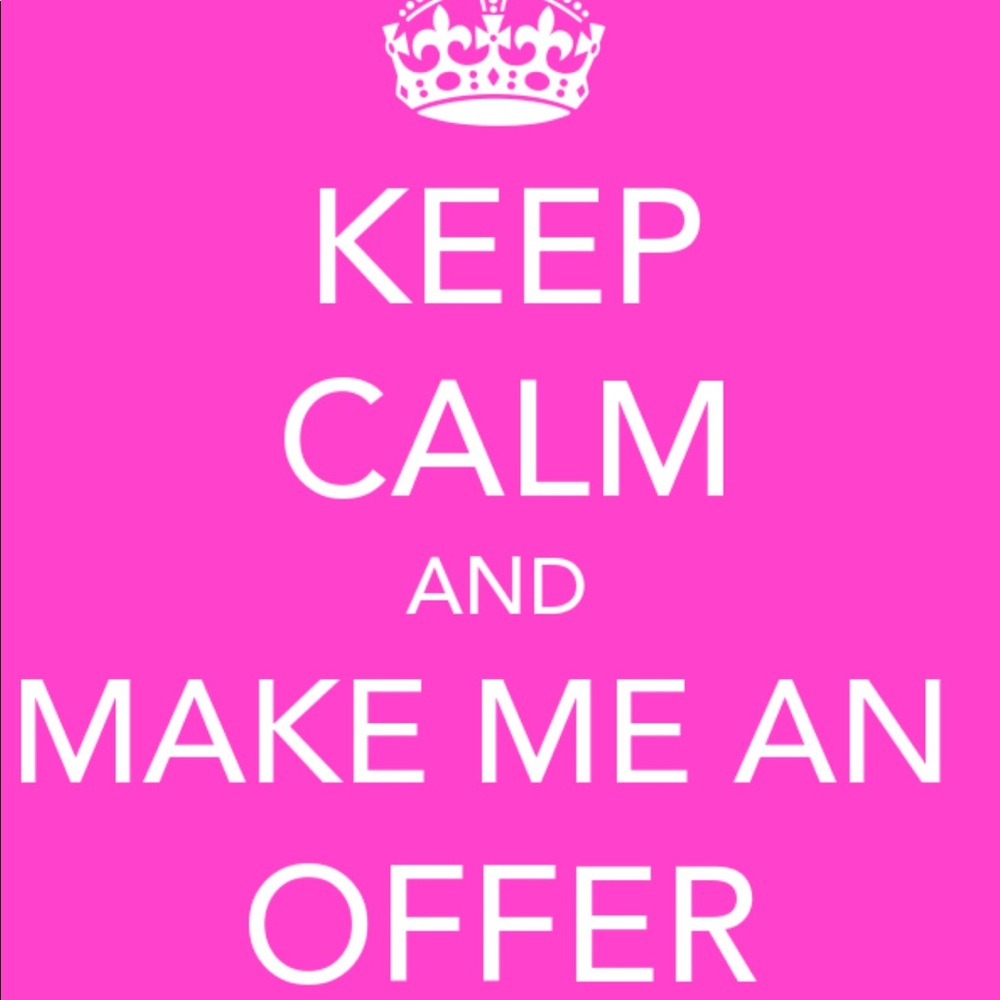 Bundle and make offers! Christmas 🎄 shopping 😁